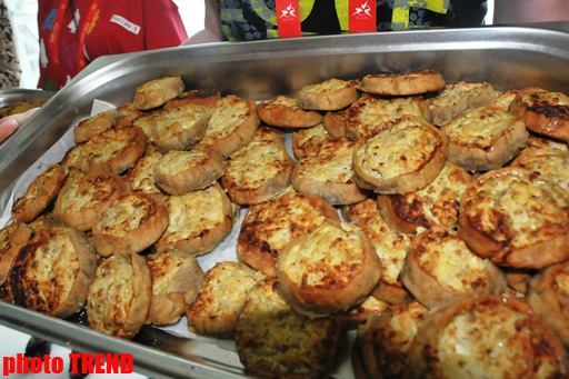 "Бурановские бабушки" накормили журналистов в Баку (ФОТО)