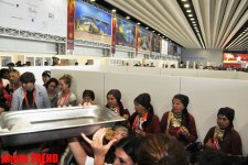 "Бурановские бабушки" накормили журналистов в Баку (ФОТО)