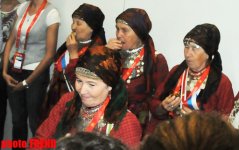 "Бурановские бабушки" накормили журналистов в Баку (ФОТО)