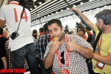 "Бурановские бабушки" накормили журналистов в Баку (ФОТО)