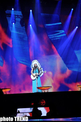 Участница "Евровидения" от Нидерландов представила свою песню (ФОТО)