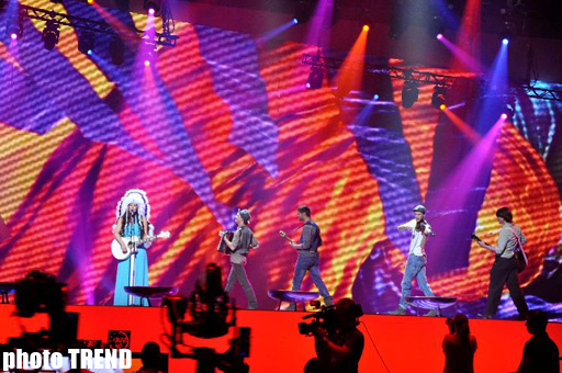 Участница "Евровидения" от Нидерландов представила свою песню (ФОТО)