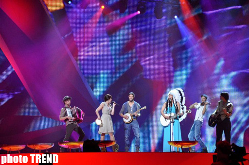 Участница "Евровидения" от Нидерландов представила свою песню (ФОТО)