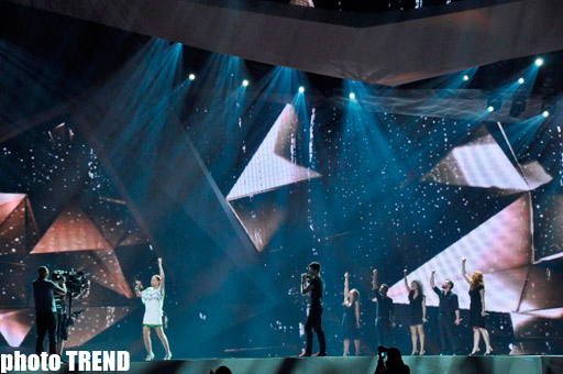 Репетиция представительницы Испании на "Евровидении-2012" (ФОТО)