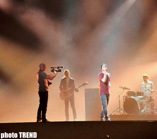 Финалист "Евровидения 2012"  Роман Лоб на сцене "Baku Crystal Hall" (фотосессия)