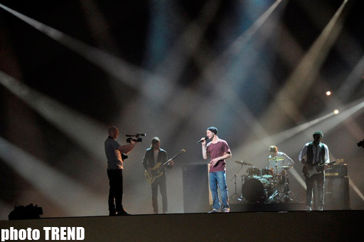 Финалист "Евровидения 2012"  Роман Лоб на сцене "Baku Crystal Hall" (фотосессия)