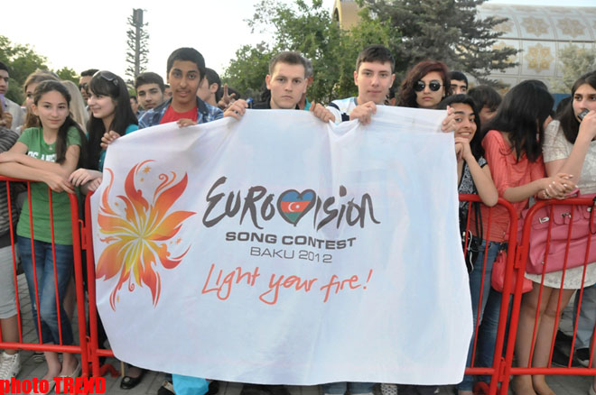 Грандиозная церемония открытия "Евровидения 2012" в "Евроклубе" - звезды на красной дорожке  (фотосессия)