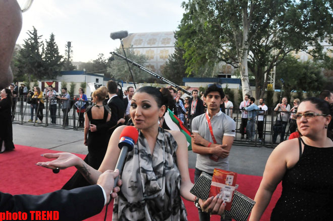 Грандиозная церемония открытия "Евровидения 2012" в "Евроклубе" - звезды на красной дорожке  (фотосессия)