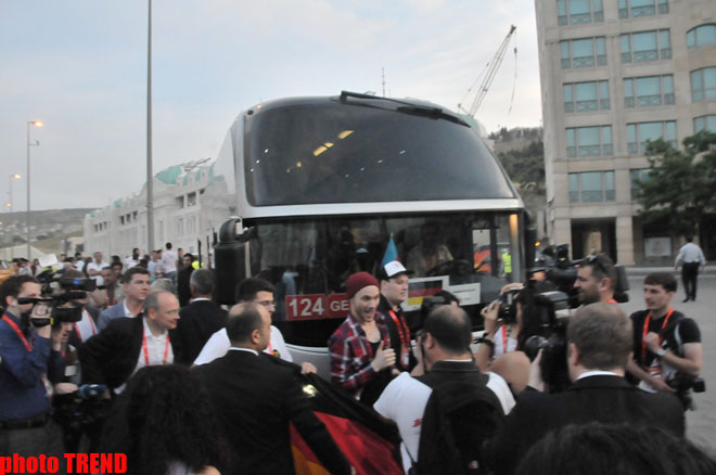 Грандиозная церемония открытия "Евровидения 2012" в "Евроклубе" - звезды на красной дорожке  (фотосессия)