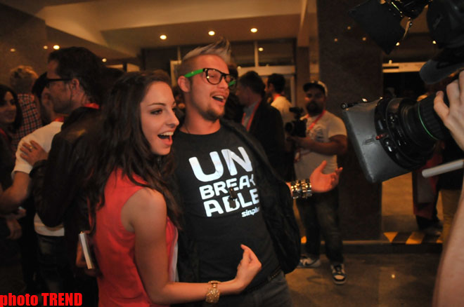 Грандиозная церемония открытия "Евровидения 2012" в "Евроклубе" - звезды на красной дорожке  (фотосессия)