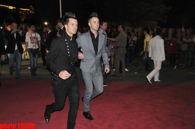 Грандиозная церемония открытия "Евровидения 2012" в "Евроклубе" - звезды на красной дорожке  (фотосессия)