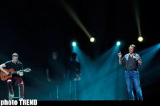 "Король романса" Энгельберт Хампердинк на сцене "Baku Crystal Hall" (фотосессия)