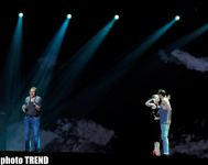 "Король романса" Энгельберт Хампердинк на сцене "Baku Crystal Hall" (фотосессия)