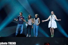 Финалистка "Евровидения 2012"  Нина Дзилли на сцене "Baku Crystal Hall" (фотосессия)