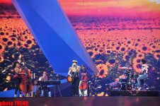 Участники "Евровидения 2012" в сценическом наряде провели открытую репетицию – первый полуфинал (фотосессия)