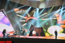 Участники "Евровидения 2012" в сценическом наряде провели открытую репетицию – первый полуфинал (фотосессия)