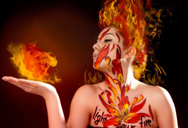 Аян Бабакишиева реализовала креативный проект - "Огненный цветок" и "Light your fire" (фотосессия)