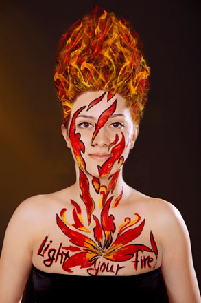 Аян Бабакишиева реализовала креативный проект - "Огненный цветок" и "Light your fire" (фотосессия)