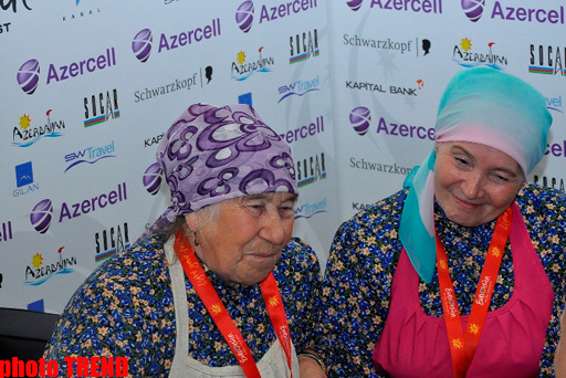 "Бурановские бабушки" создали в пресс-центре "Baku Crystal Hall" настоящий ажиотаж (фото)