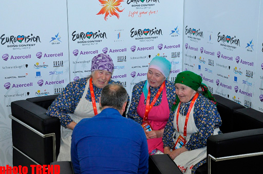 "Бурановские бабушки" создали в пресс-центре "Baku Crystal Hall" настоящий ажиотаж (фото)