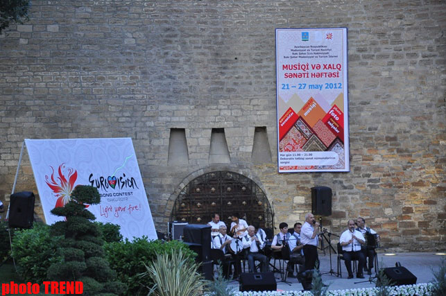 "Неделя музыки и народного искусства" в Баку (фотосессия)