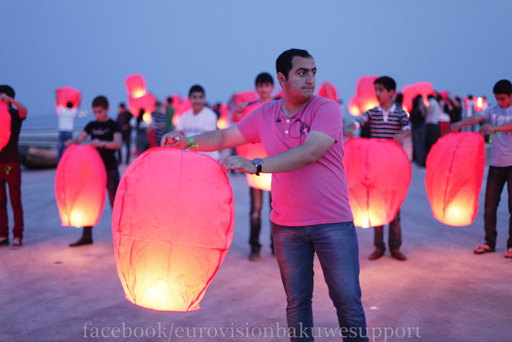 Сотни горящих фонариков в небе Баку (фотосессия, видео)