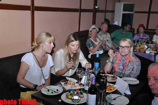 Сабина Бабаева устроила вечеринку для друзей – участников "Евровидения 2012" (фотосессия, видео)