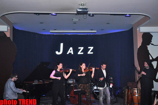 Сабина Бабаева устроила вечеринку для друзей – участников "Евровидения 2012" (фотосессия, видео)