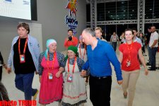 "Бурановские бабушки" создали в пресс-центре "Baku Crystal Hall" настоящий ажиотаж (фото)