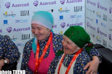 "Бурановские бабушки" создали в пресс-центре "Baku Crystal Hall" настоящий ажиотаж (фото)