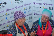 "Бурановские бабушки" создали в пресс-центре "Baku Crystal Hall" настоящий ажиотаж (фото)