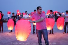 Сотни горящих фонариков в небе Баку (фотосессия, видео)