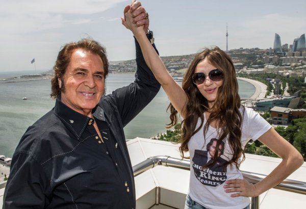 Сабина Бабаева встретилась с Энгельбертом Хампердинком (фото) (видео)