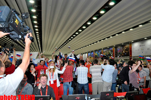 Журналисты не дают прохода "Бурановским бабушкам" (ФОТО)