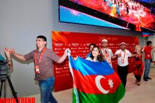 Азербайджанские журналисты устроили танцы в пресс-центре "Baku Crystal Hall" (фото)