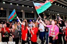 Азербайджанские журналисты устроили танцы в пресс-центре "Baku Crystal Hall" (фото)