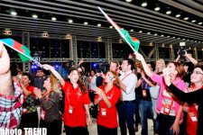 Азербайджанские журналисты устроили танцы в пресс-центре "Baku Crystal Hall" (фото)