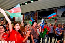 Азербайджанские журналисты устроили танцы в пресс-центре "Baku Crystal Hall" (фото)