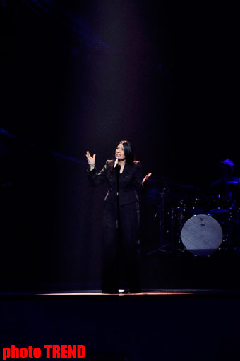 Участники второго полуфинала "Евровидения 2012" предстали в сценическом наряде (фотосессия)