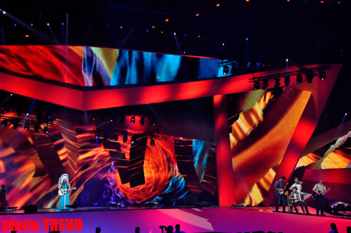 Участники второго полуфинала "Евровидения 2012" предстали в сценическом наряде (фотосессия)