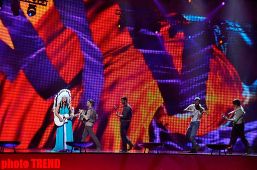 Участники второго полуфинала "Евровидения 2012" предстали в сценическом наряде (фотосессия)