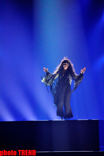 Участники второго полуфинала "Евровидения 2012" предстали в сценическом наряде (фотосессия)