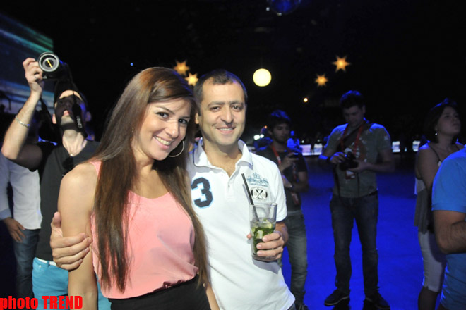 Нигяр Джамал и Дима Билан презентовали в Баку клип "Обними меня" (фотосессия)