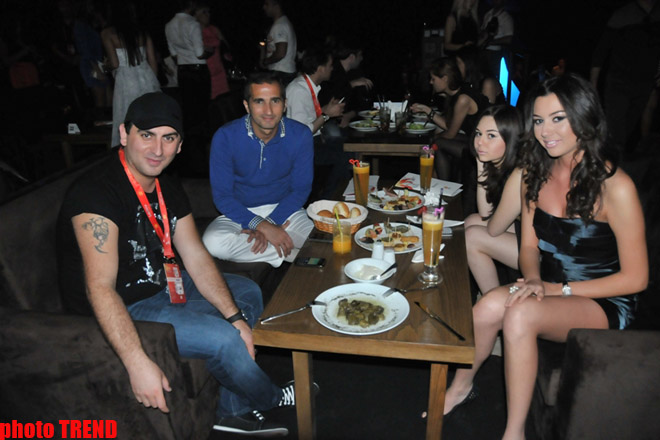 Нигяр Джамал и Дима Билан презентовали в Баку клип "Обними меня" (фотосессия)