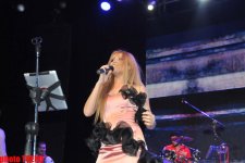 Нигяр Джамал и Дима Билан презентовали в Баку клип "Обними меня" (фотосессия)