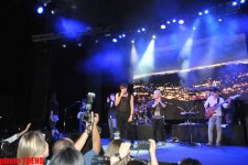 Нигяр Джамал и Дима Билан презентовали в Баку клип "Обними меня" (фотосессия)