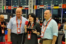 Азербайджанские и турецкие журналисты приняли участие в прямом эфире TRT в пресс-центре "Baku Crystal Hall"  (фото)