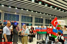 Азербайджанские и турецкие журналисты приняли участие в прямом эфире TRT в пресс-центре "Baku Crystal Hall"  (фото)