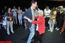 102-летняя гостья "Евровидения-2012" из Германии шокировала "Евроклуб" (фотосессия)