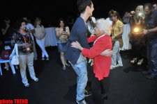 102-летняя гостья "Евровидения-2012" из Германии шокировала "Евроклуб" (фотосессия)